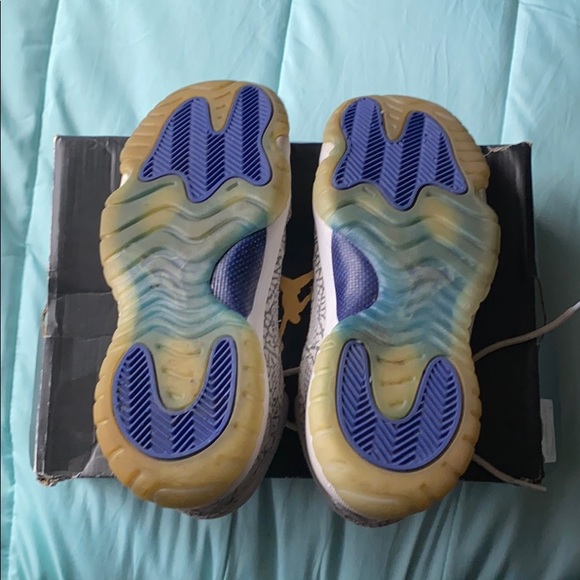 Air Jordan 11 Low- authentic in original box - Picture 5 of 6